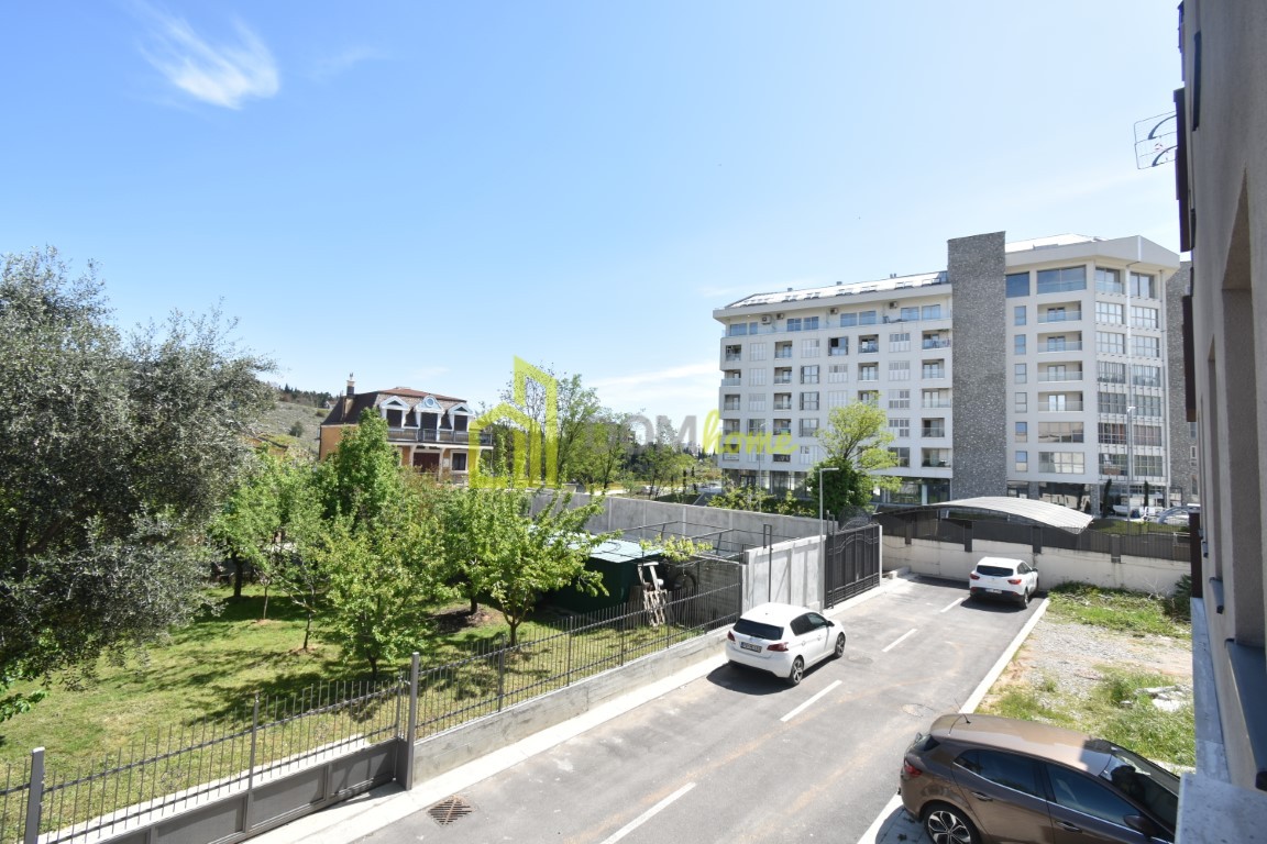 Trosoban stan 90m2, Vezirov most